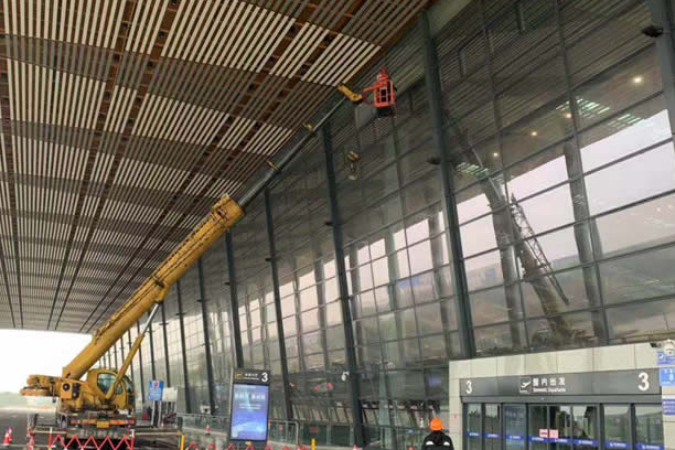 陆丰玻璃幕墙维护和保养